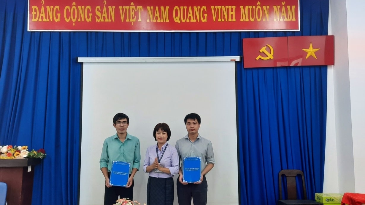 Trung tâm Y tế quận Tân Bình trao Quyết định bổ nhiệm chức vụ Phó Trưởng Phòng Tổ chức – Hành chính, Phó trưởng Trạm y tế Phường 7